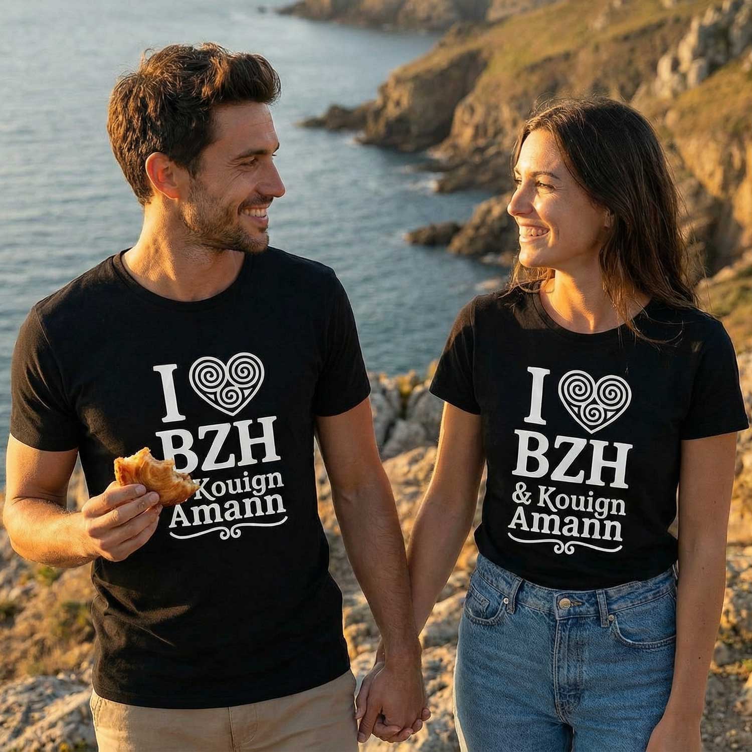couple portant des t-shirts humour breton i love bzh et kouign amann en bord de mer